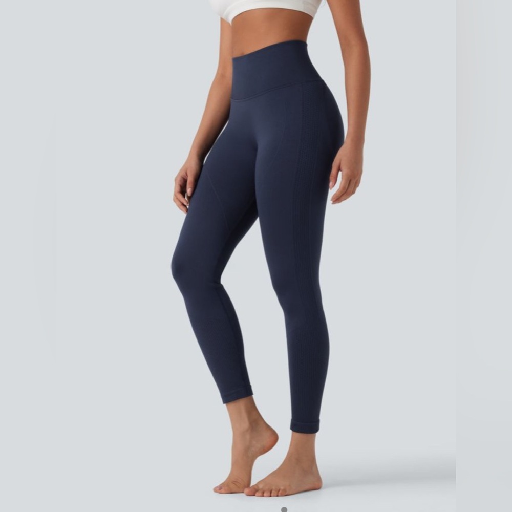 HALARA Seamless Flow High Waisted Tummy Control Butt Lifting Yoga Leggings 7/8
